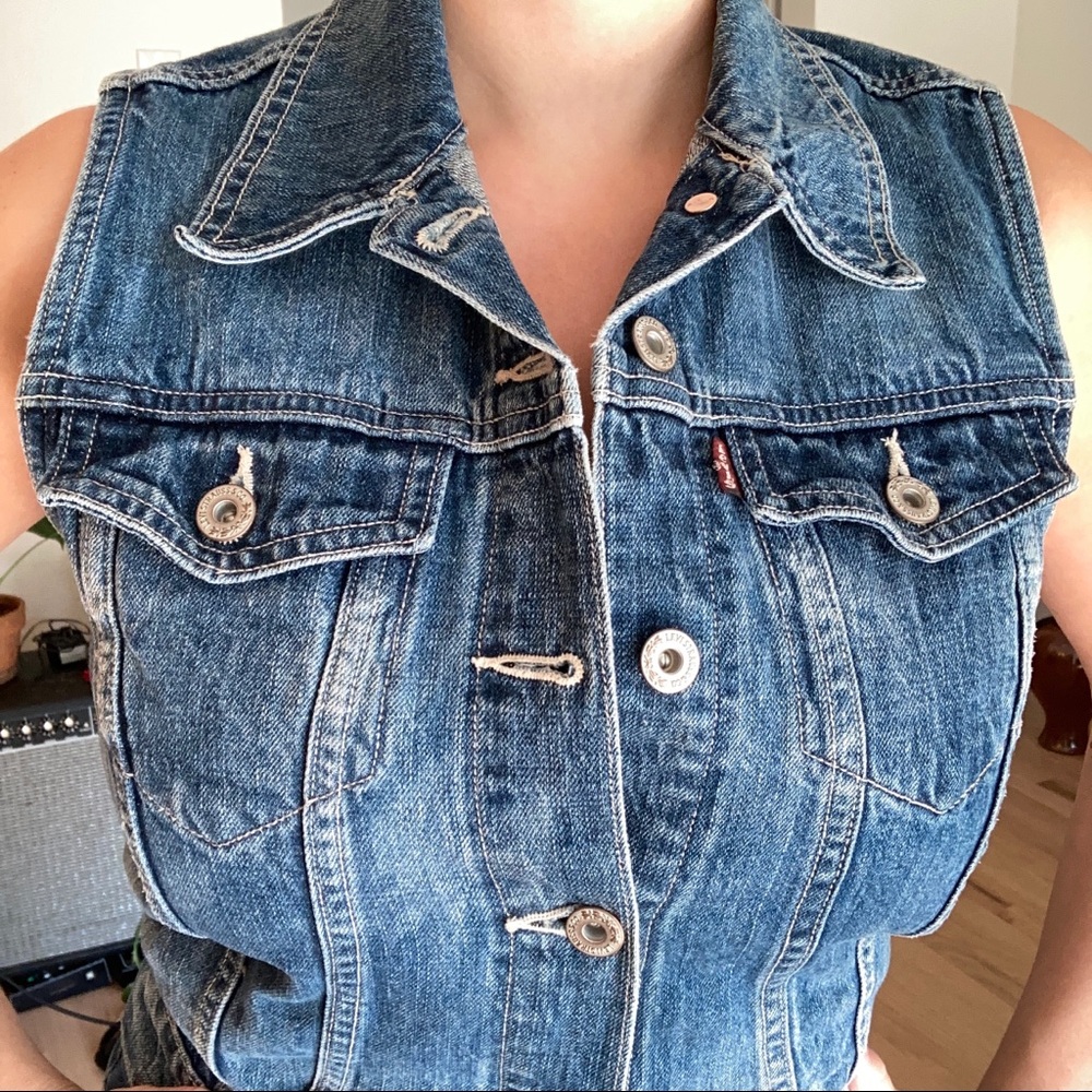 Vintage Levi’s Jean Vest - Picture 2 of 6
